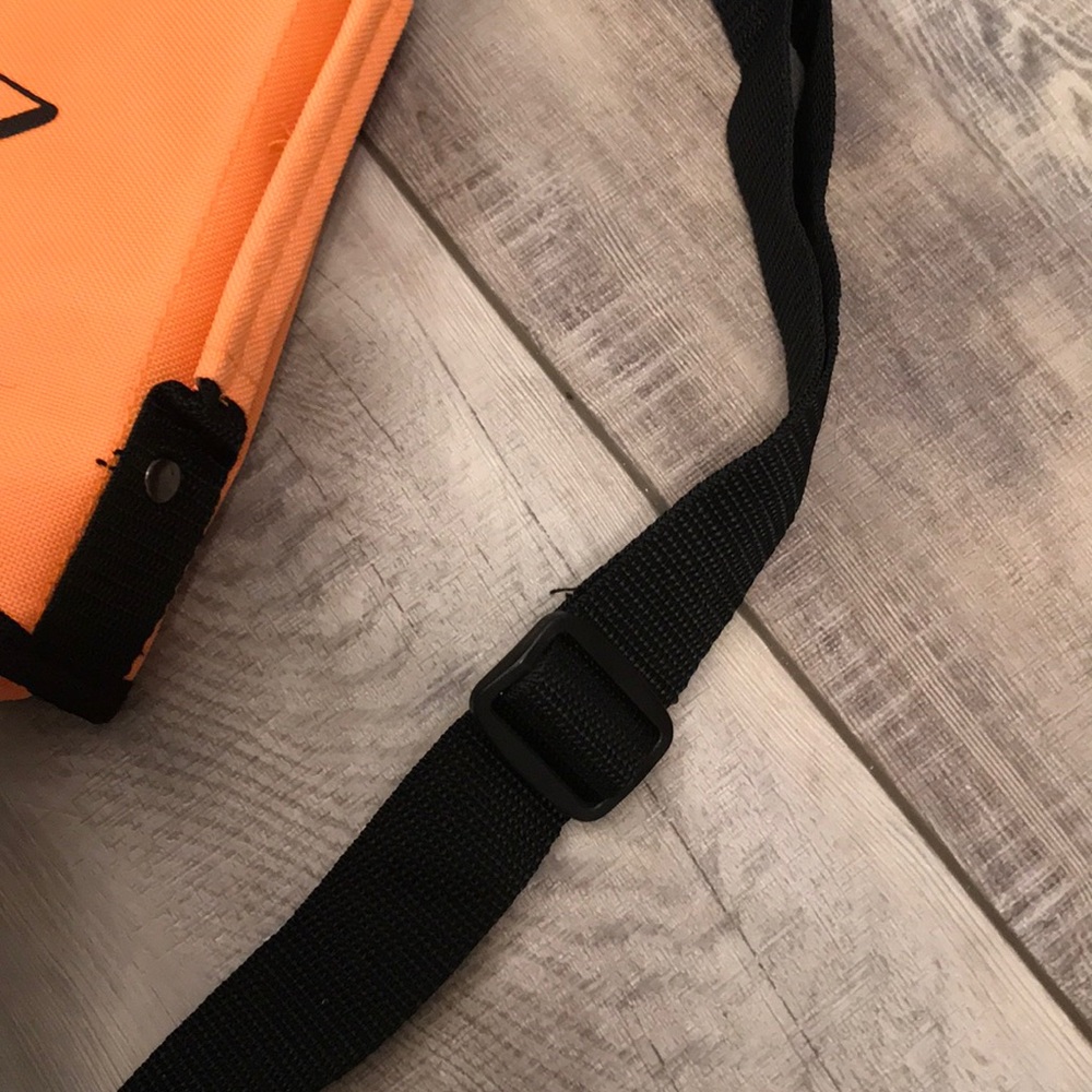 Tote - Picture 3 of 4